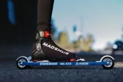 Swenor Skate Junior Aluminum Rollerskis 30 Swenor Skate Junior Aluminum Rollerskis -Ski Equipment Swenor Junior SK Blue Action a7450341 09b1 4e5d b39d 0faefa1b7b1f