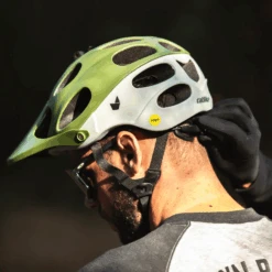 Catlike Yelmo MTB Helmet -Ski Equipment Yelmo Pesto Action